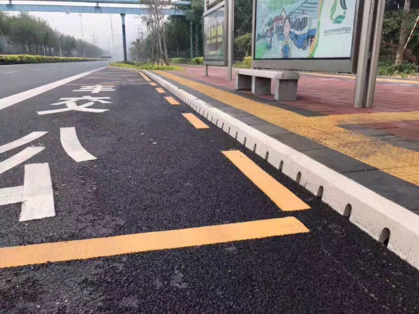公交车站排水沟
